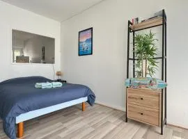 Charmant T1 entre ville et lac avec balcon