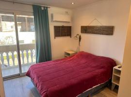 ApartaHotel Lacatedral, Hotel in Reconquista