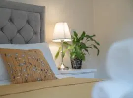Steps away from New Street Station & 2 Beds & 2 Baths Flat at City Center