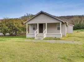 Lake Guntersville Home 1 Mi to Boat Ramp!