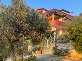 Georgemishel Guest House, hotel in Berat