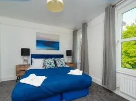 Feel at Home in Durham, Charming 3 Bedroom Retreat, Sleeps 5 with Parking and WiFi