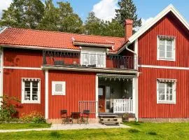 2 Bedroom Awesome Home In Storfors