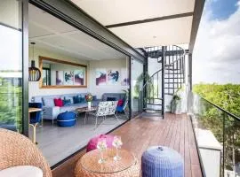 Designer Penthouse - Rooftop Pool & Jungle View