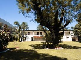 Hotel Oaky, hotell i Posadas