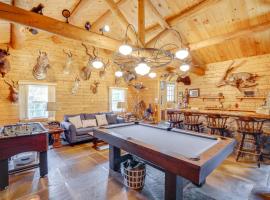 Elegant Hudson Valley Retreat with Hot Tub and Pond, hotel in Austerlitz