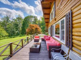 Pond & Hot Tub! Airy Hudson Valley Escape, hotel en Austerlitz