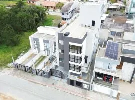 Prédio fantástico apenas 300m da praia