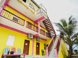 Travellers Palm Backpackers, hotel v destinaci Caye Caulker