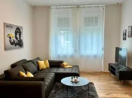 "Die Wohnung neben der Stadthalle"