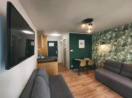 Apart & Plus