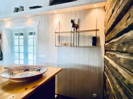 Cozy Holiday Cottage, chalet i Haapsu