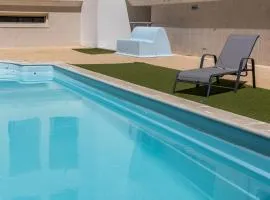 Lua do Mar - T2 - Piscina - Fte ao Mar- Central