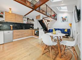 Loft Duplex à 2 min de Paris - Parking gratuit、Le Pré-Saint-Gervaisのホテル