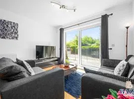 Modern spacious 2Bedroom Apartment Great! Location by Etihad ManCity stadium& coop Live Arena