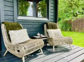 Landelijk gelegen houten huisje