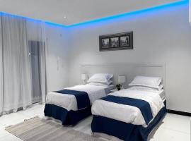 شاليه فايدرا, hotel u gradu 'Al Bad‘'