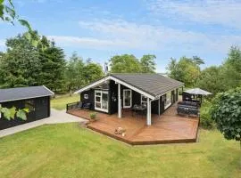 2 Bedroom Cozy Home In Højslev