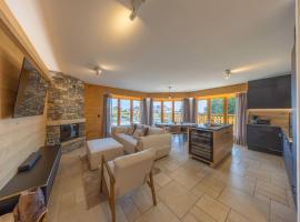 Domaine des Reines C1 - Swimming pool, Hotel in Nendaz