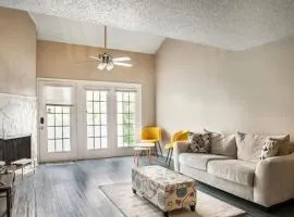 Extended Stay Special Cozy Apt w Private Garage