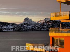 Central Apartment in Bodø with ocean view, hotel sa Bodø