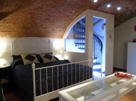 LA CASA DEI NONNI con SPA privata su richiesta โรงแรมราคาถูกในPont Canavese