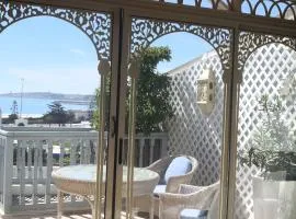 Appartement Saphir Dans La Medina avec Vue Mer et Terrasse