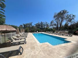 Solenzara- appartement 5 personnes vue mer dans résidence avec piscine, hotel v destinaci Sari Solenzara