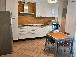 APPARTAMENTO A DUE PASSI DAL MARE By VILLA FIORITA