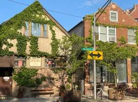Ray's Bucktown Bed and Breakfast