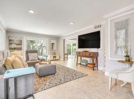 Sun-Soaked Pompano Beach Home with Private Pool!, hotel in Pompano Beach
