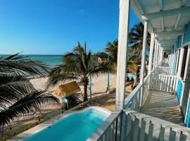 El Faro Beach Front by ÓOL Hotels