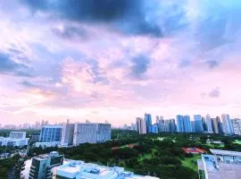 Luxury Apartment with PA, Skyline View & Top Amenities