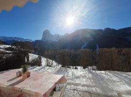 Apartments Somavia, Hotel in St. Ulrich in Gröden