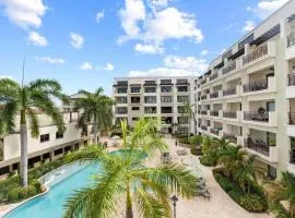 PC312 - Pool View - 1BR Perfect for a couple - Close to Palm Beach