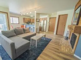 Flying Dutchman 1190 by SummitCove Lodging