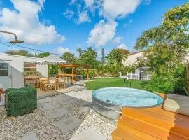 Tank Pool, Putting Green & 1 Mile To The Beach!