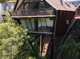 Iconic Gesner Boat House Wview Of Hollywood Sign