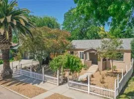 LP10 Downtown luxury villa with AC gameroom
