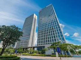 Yicheng Pazhou Poly World Trade Centre Apartment