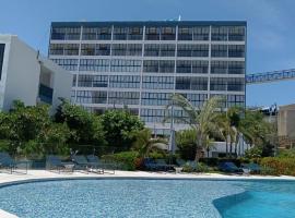 Hermoso Depto en Condominio Astoria，阿卡普爾科的有熱水按摩池的飯店