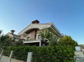 Izmırın Kalbı Ozdere Denıze Sıfır Villa