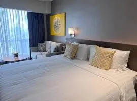 Staycation at The Hotel Residences at ACQUA