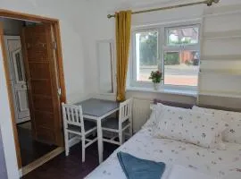 Cosy, quiet, studio flat