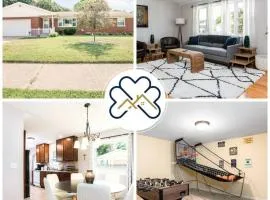 TDJ Getaway 4BR Home with game room