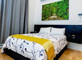LuxQuarters Blueberry Studio, hotel v destinaci Kitimat