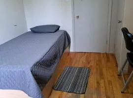 Le1226-Private Room 2 with Free WIFI and Parking