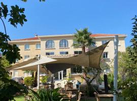Adonis Sanary Grand Hôtel des Bains – hotel w mieście Sanary-sur-Mer