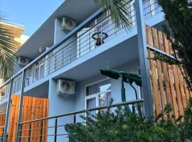 Cottages at Villa Del Mar Kvariati, hotel v destinaci Kvariat'i