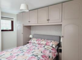 Modern town centre apartment, hotel in Tobercurry